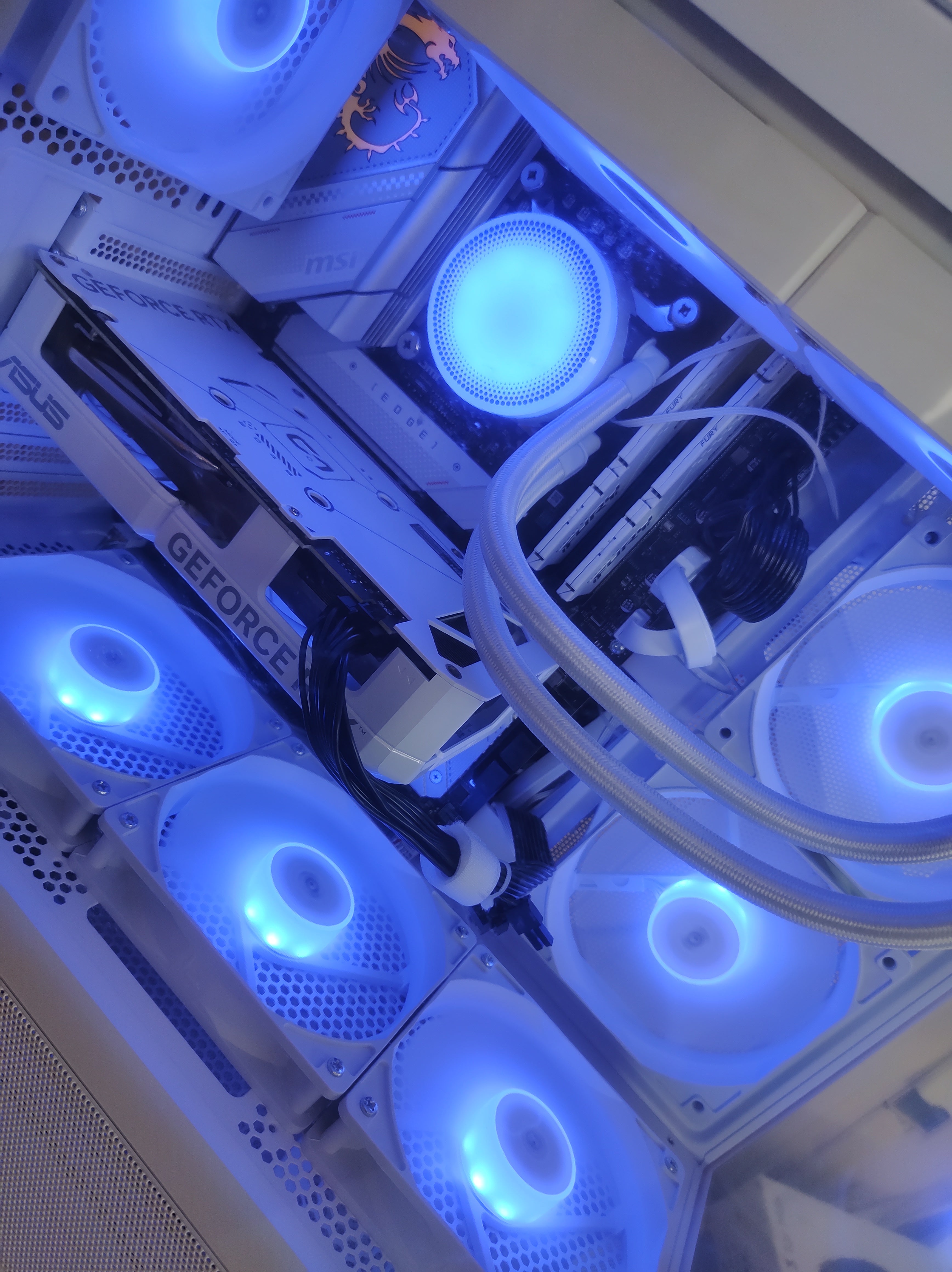 Tour I7-14700K Blanche