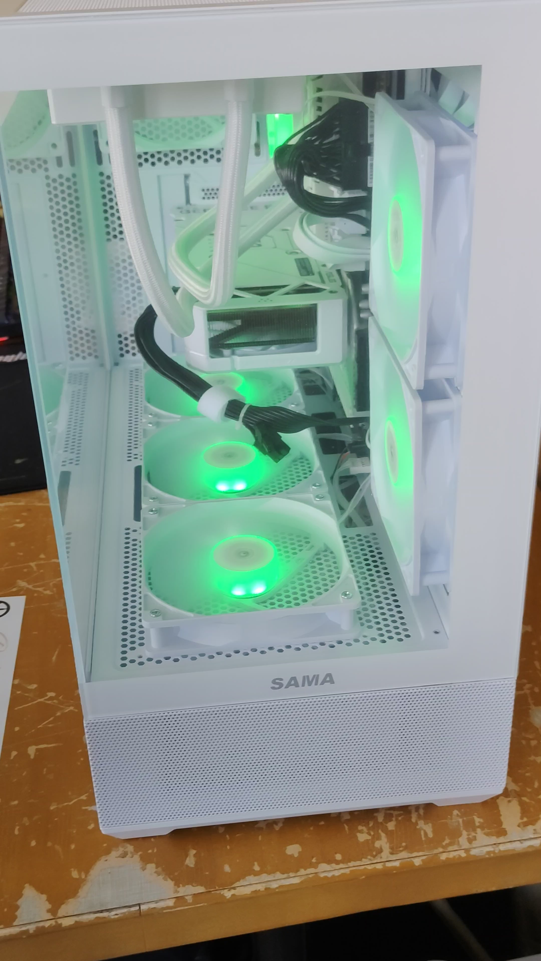 Tour I7-14700K Blanche