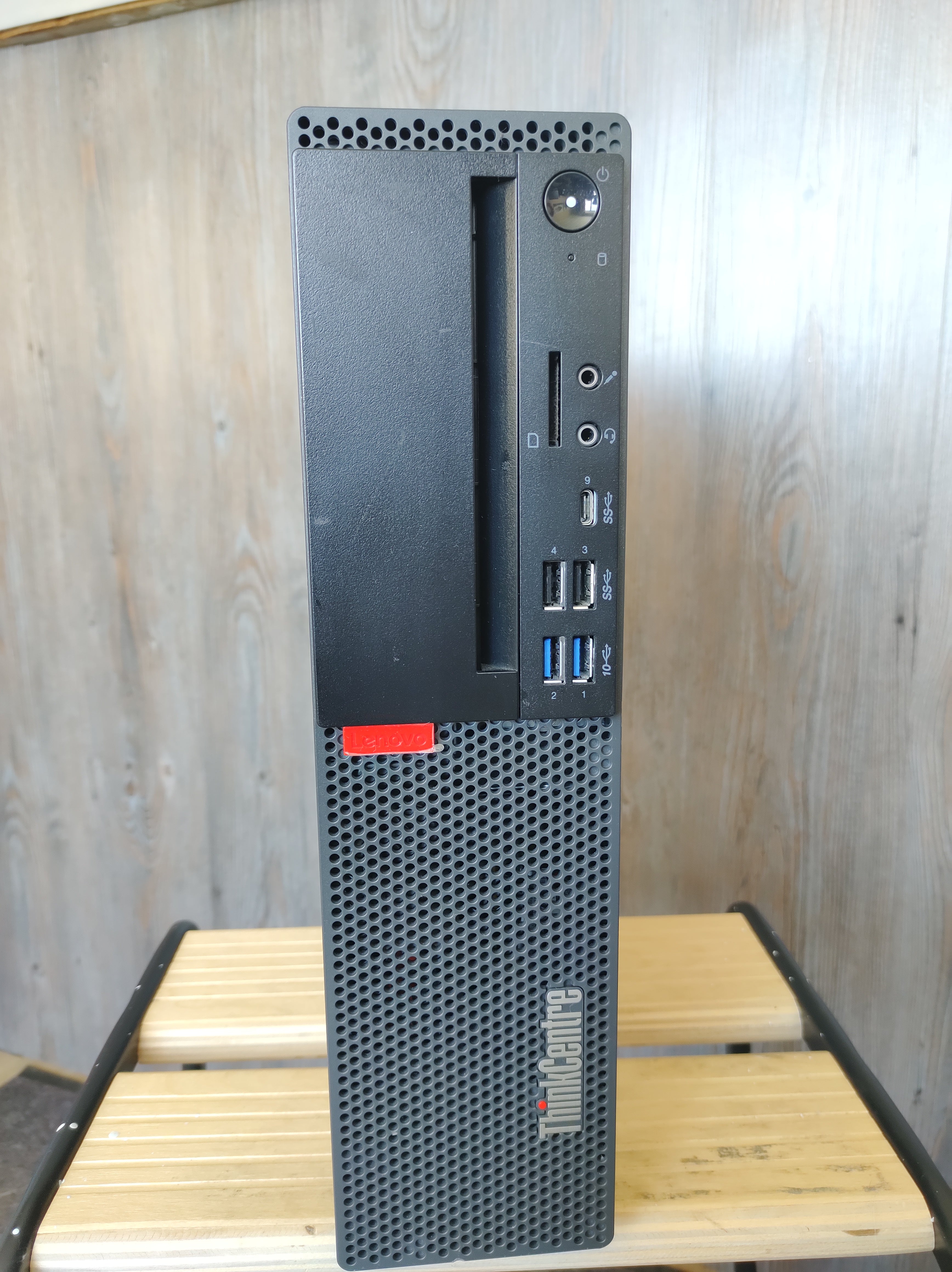 Tour lenovo I5-9600 (en recommande)
