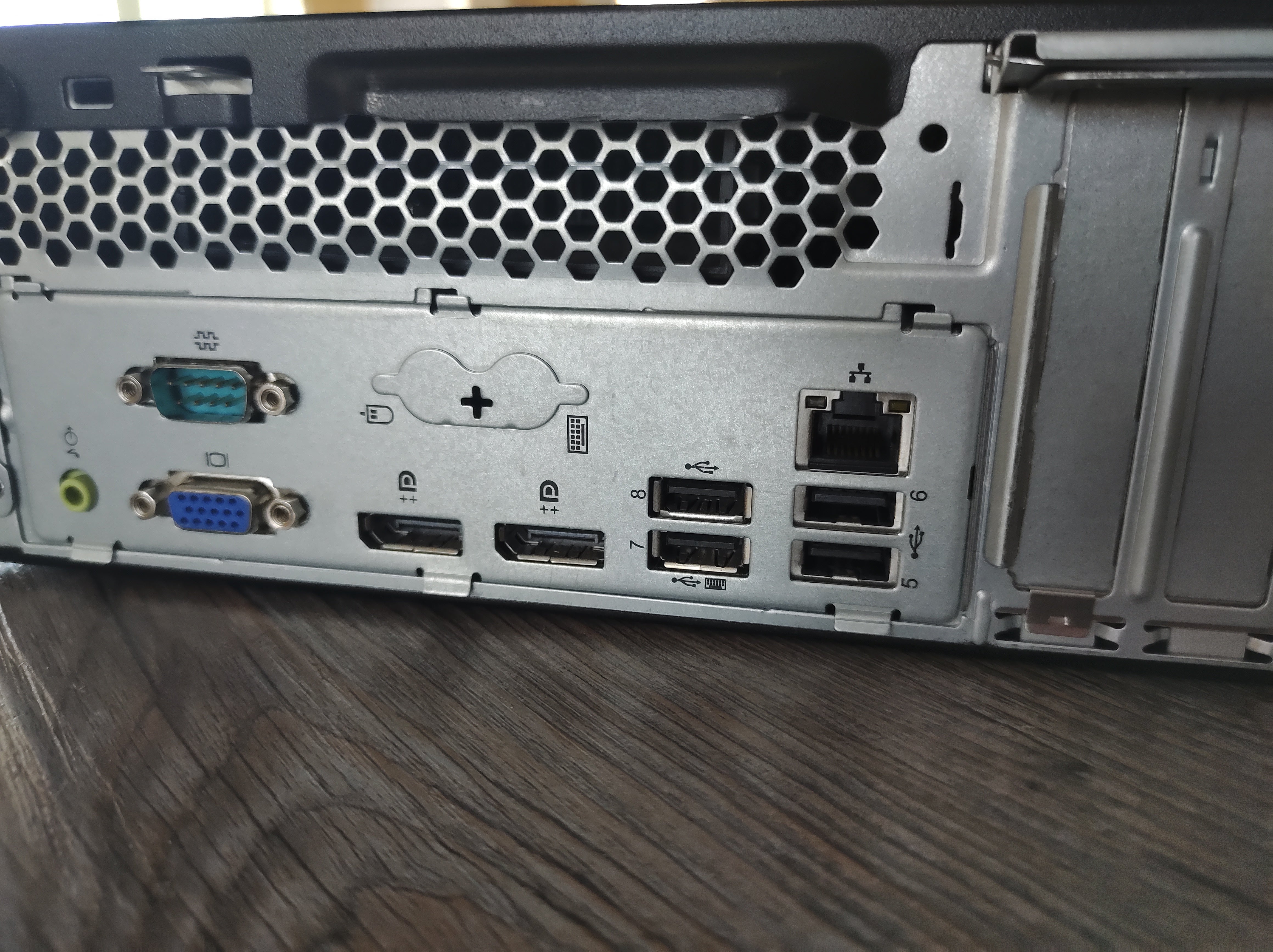 Tour lenovo I5-9600 (en recommande)