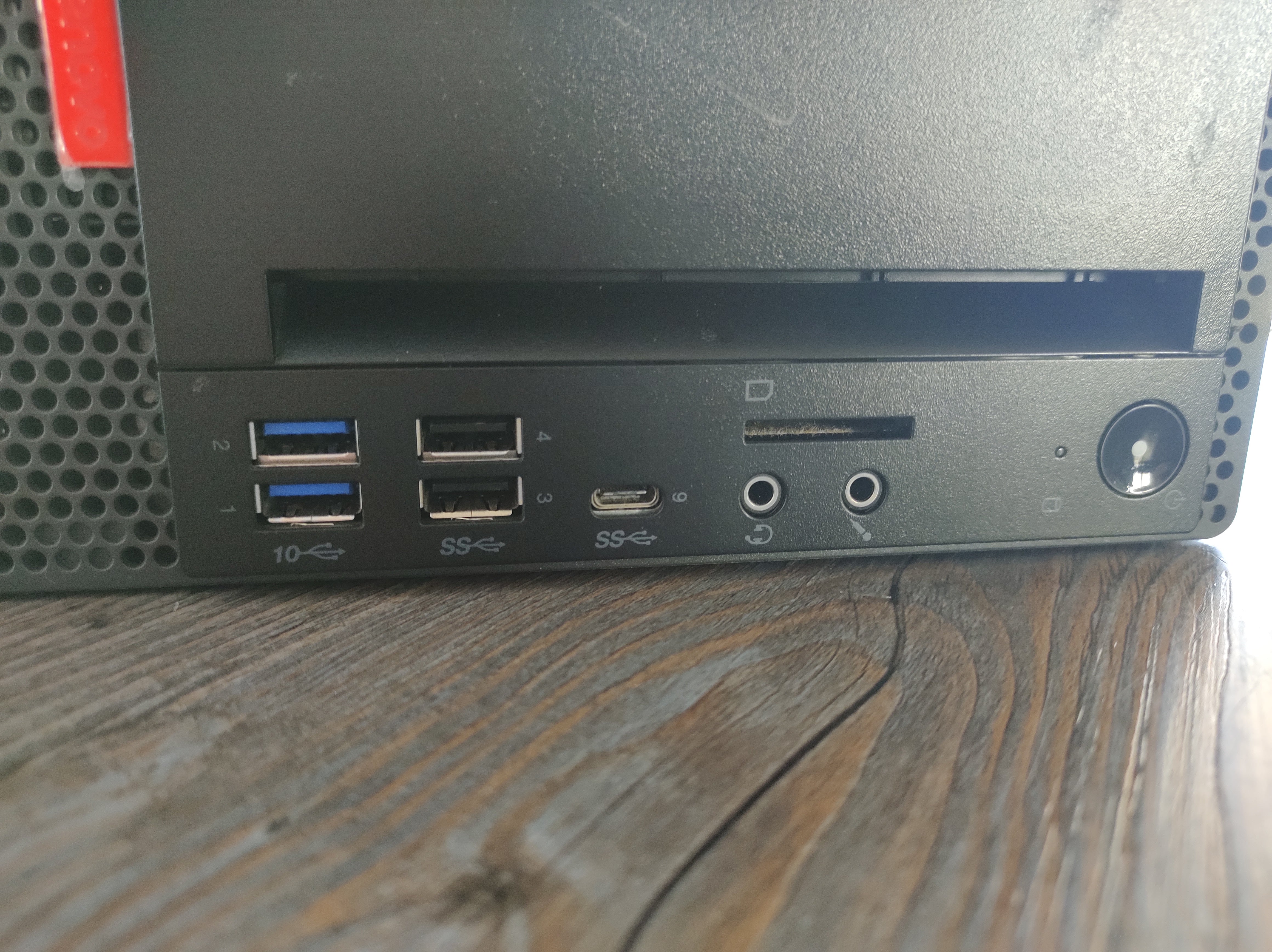 Tour lenovo I5-9600 (en recommande)