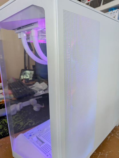 MSI Ryzen 7 9800X3D Blanc (Stock vente en magasin seulement)