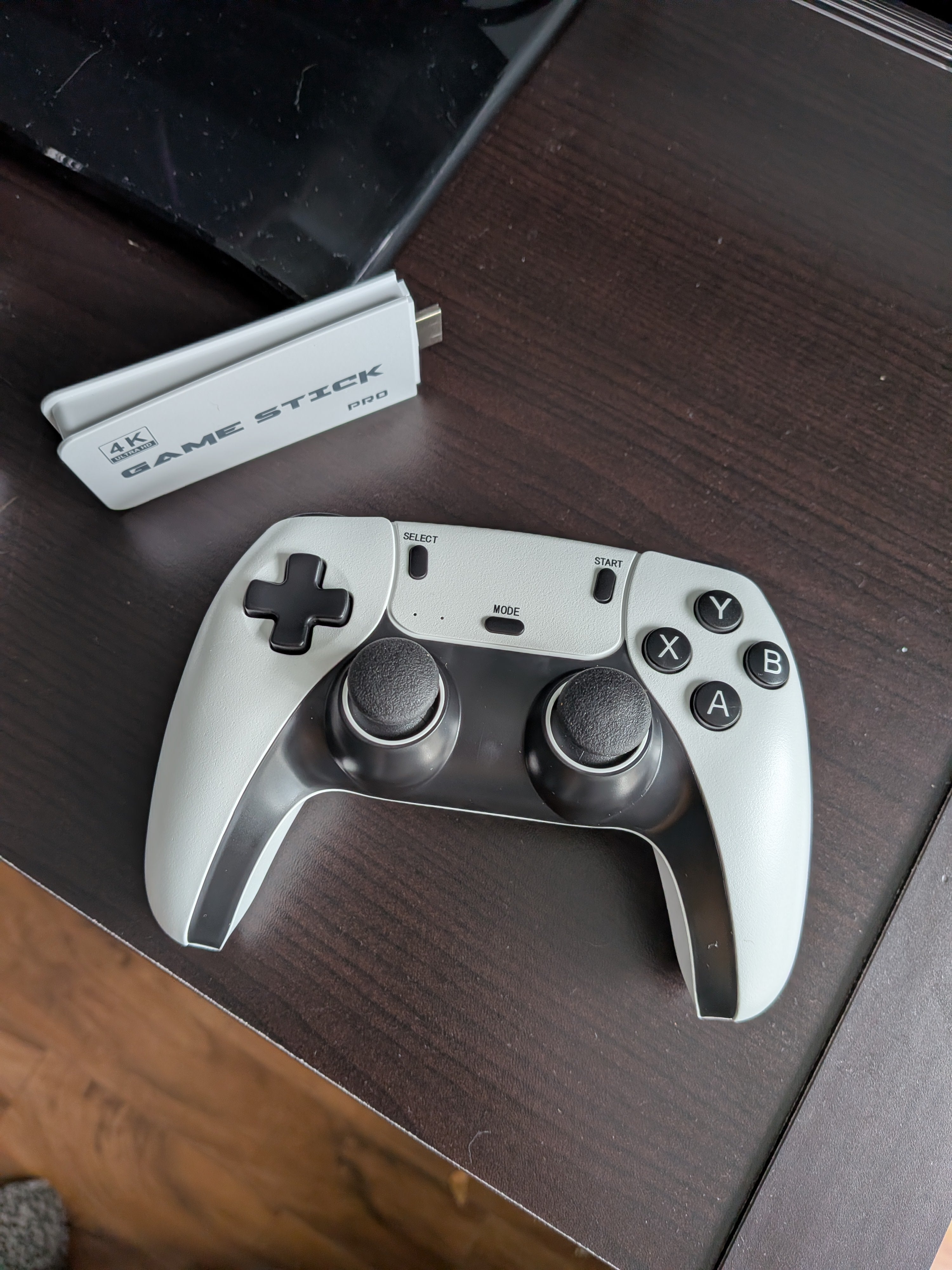 Console de Jeux Rétro 4K – Plus de 20 000 Jeux Classiques & 2 Manettes Sans Fil